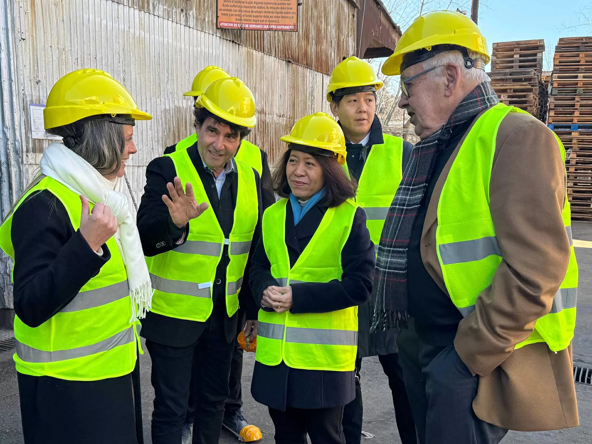 Argentina nhập khẩu lô hàng viễn thông đầu tiên do doanh nghiệp Việt Nam sản xuất Argentina nhập khẩu lô hàng viễn thông đầu tiên do doanh nghiệp Việt Nam sản xuất