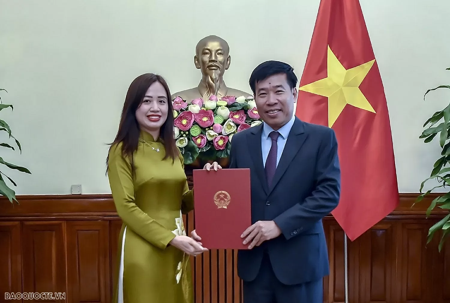 Bộ Ngoại giao trao quyết định bổ nhiệm, điều động cán bộ lãnh đạo, quản lý Bộ Ngoại giao trao quyết định bổ nhiệm, điều động cán bộ lãnh đạo, quản lý