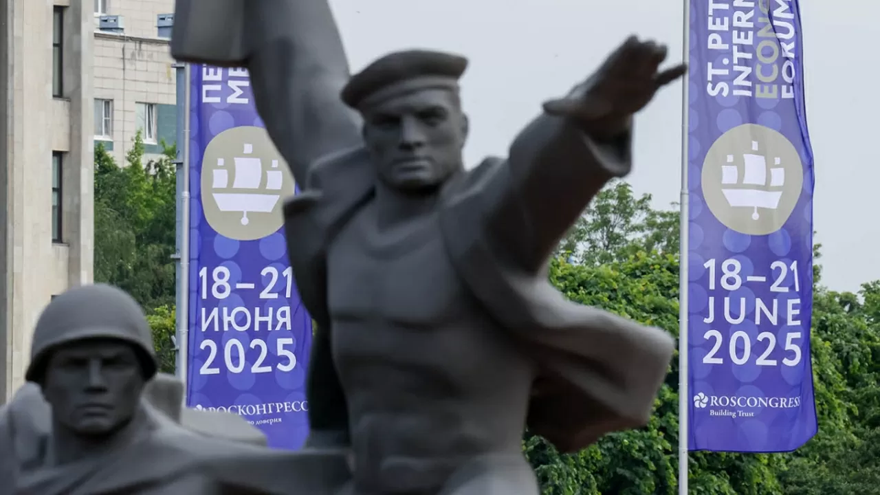 'Davos của Tổng thống Putin' rộn ràng đón khách quý, sức hút của kinh tế Nga vẫn khó cưỡng 'Davos của Tổng thống Putin' rộn ràng đón khách quý, sức hút của kinh tế Nga vẫn khó cưỡng