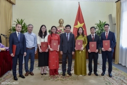 Bộ Ngoại giao trao quyết định bổ nhiệm, điều động cán bộ lãnh đạo, quản lý