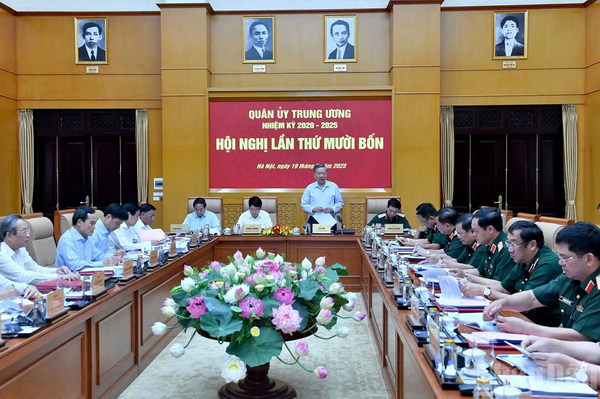 Tổng Bí thư Tô Lâm chủ trì Hội nghị Quân ủy Trung ương lần thứ 14 Tổng Bí thư Tô Lâm chủ trì Hội nghị Quân ủy Trung ương lần thứ 14