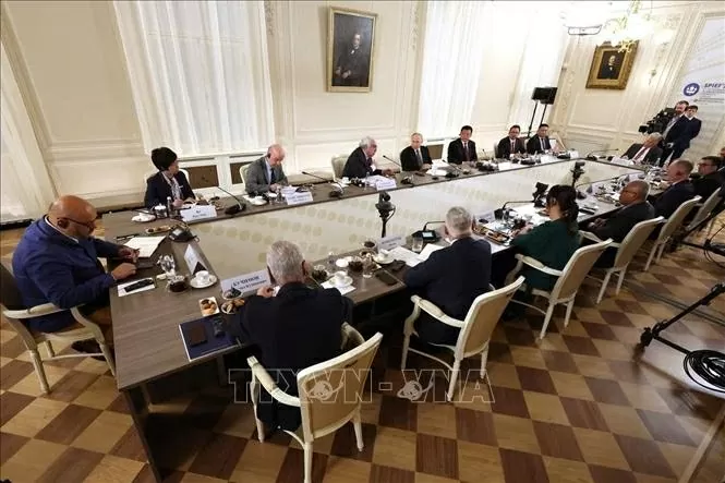 Tổng thống LB Nga V. Putin trả lời phỏng vấn Tổng thống LB Nga V. Putin trả lời phỏng vấn