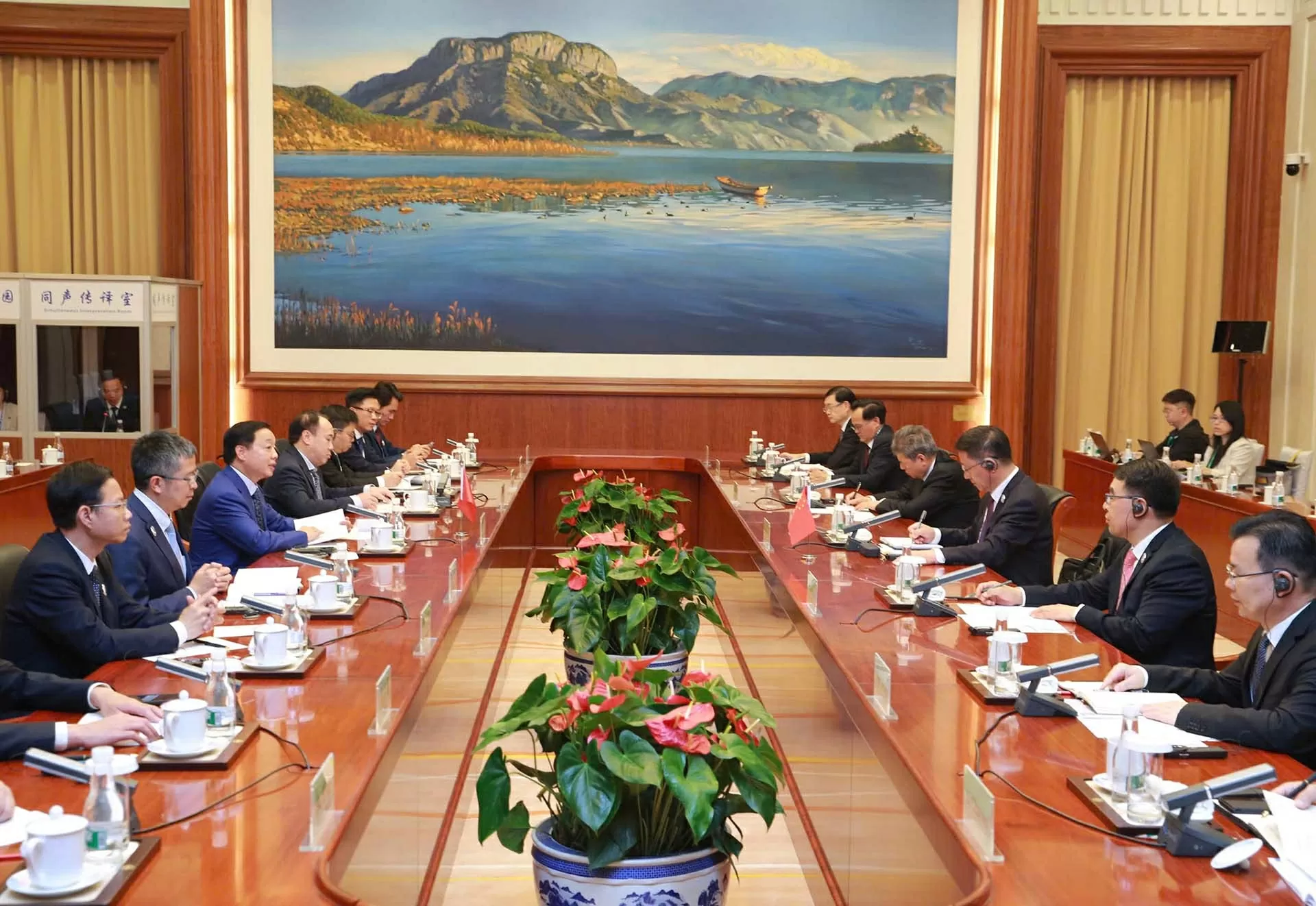 Tạo điều kiện để các địa phương của Việt Nam tăng cường hơn nữa quan hệ hợp tác với tỉnh Vân Nam, Trung Quốc Tạo điều kiện để các địa phương của Việt Nam tăng cường hơn nữa quan hệ hợp tác với tỉnh Vân Nam, Trung Quốc