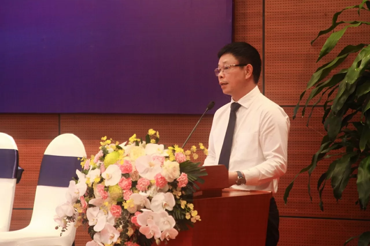 Báo chí chuyển mình để 'níu chân' độc giả Gen Z Báo chí chuyển mình để 'níu chân' độc giả Gen Z