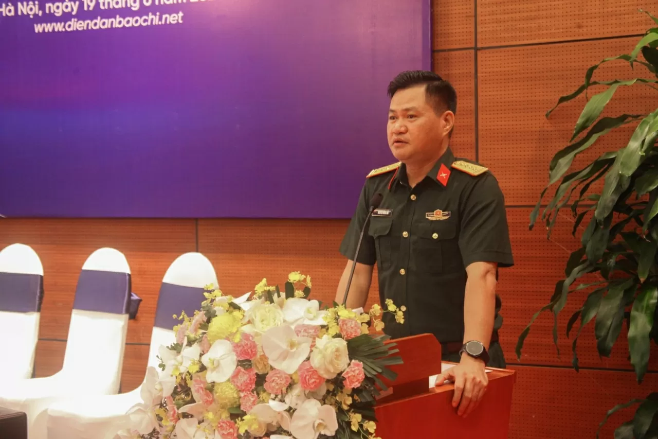 Báo chí chuyển mình để 'níu chân' độc giả Gen Z Báo chí chuyển mình để 'níu chân' độc giả Gen Z