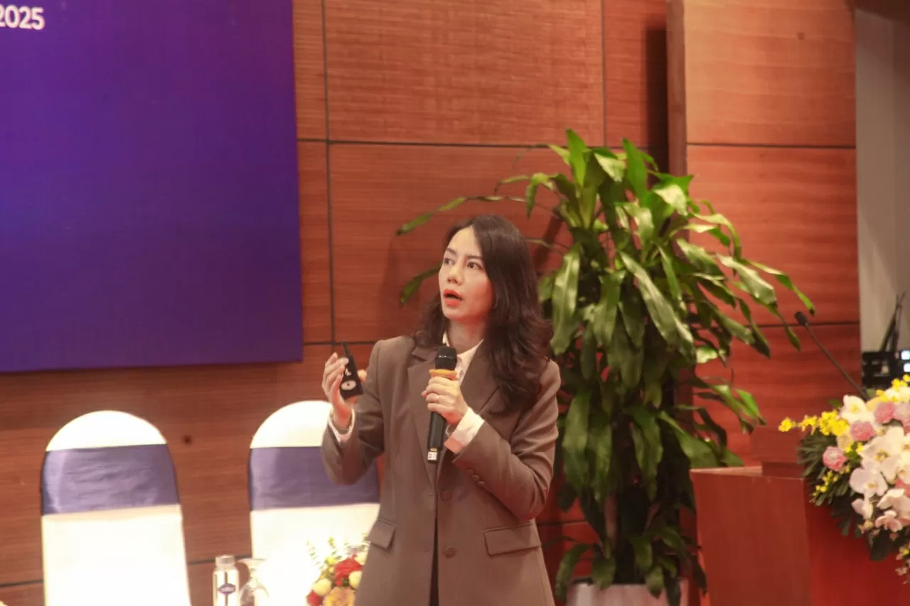 Báo chí chuyển mình để 'níu chân' độc giả Gen Z