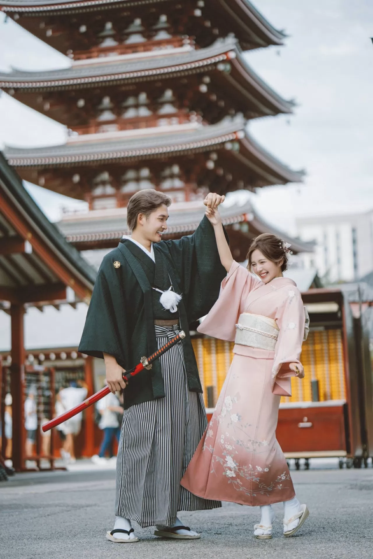 Đình Tú công khai yêu Ngọc Huyền