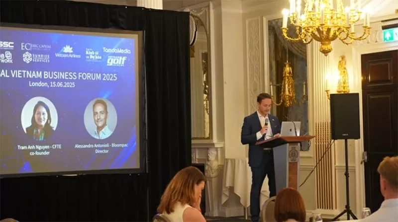 Ông Alessandro Antonioli - Giám đốc công ty Bloompac, nền tảng số trong chuyển đổi xanh - diễn giả hội thảo. Ảnh BTC