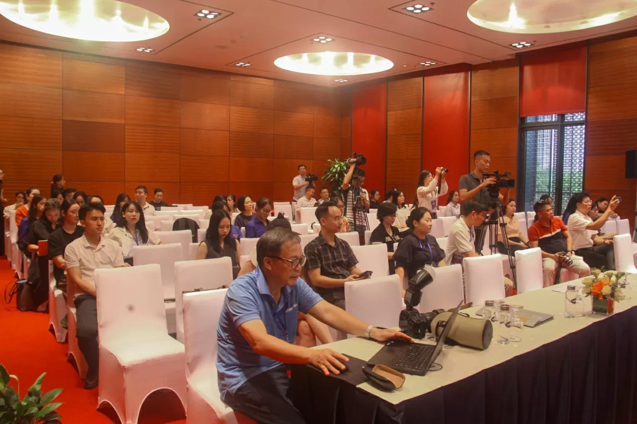 Toàn cảnh phiên thảo luận (Ảnh: Việt Hoàng)