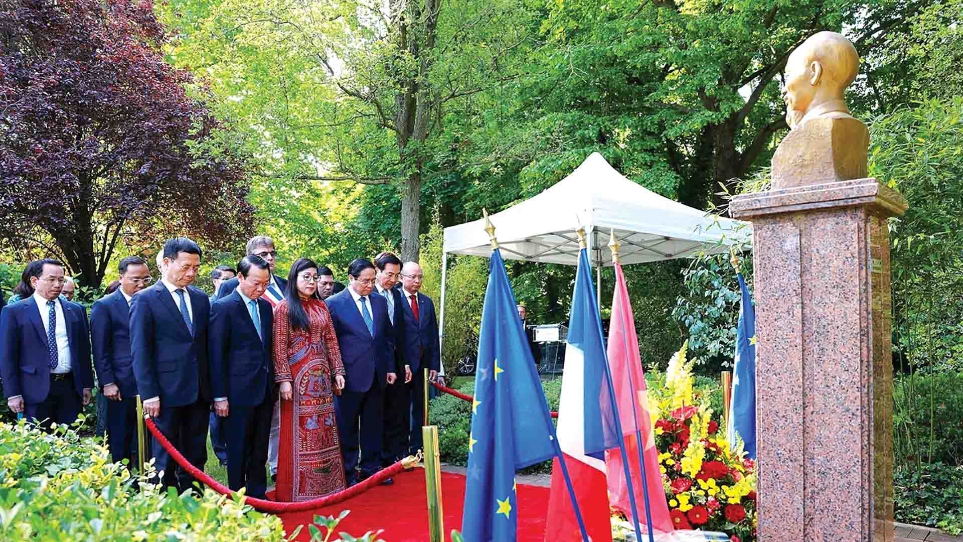 Tìm về chiều sâu văn hoá Hồ Chí Minh