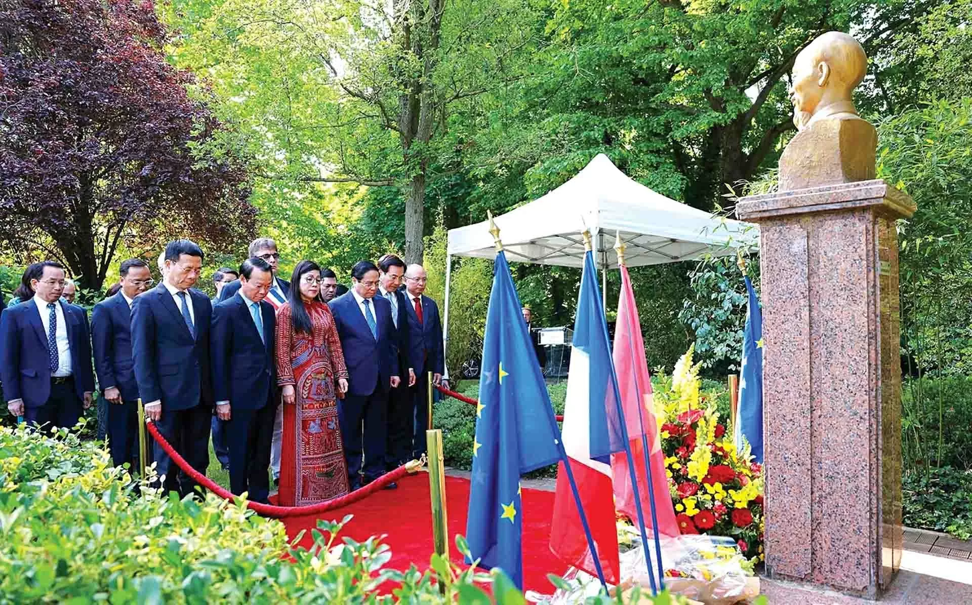 Tìm về chiều sâu văn hoá Hồ Chí Minh