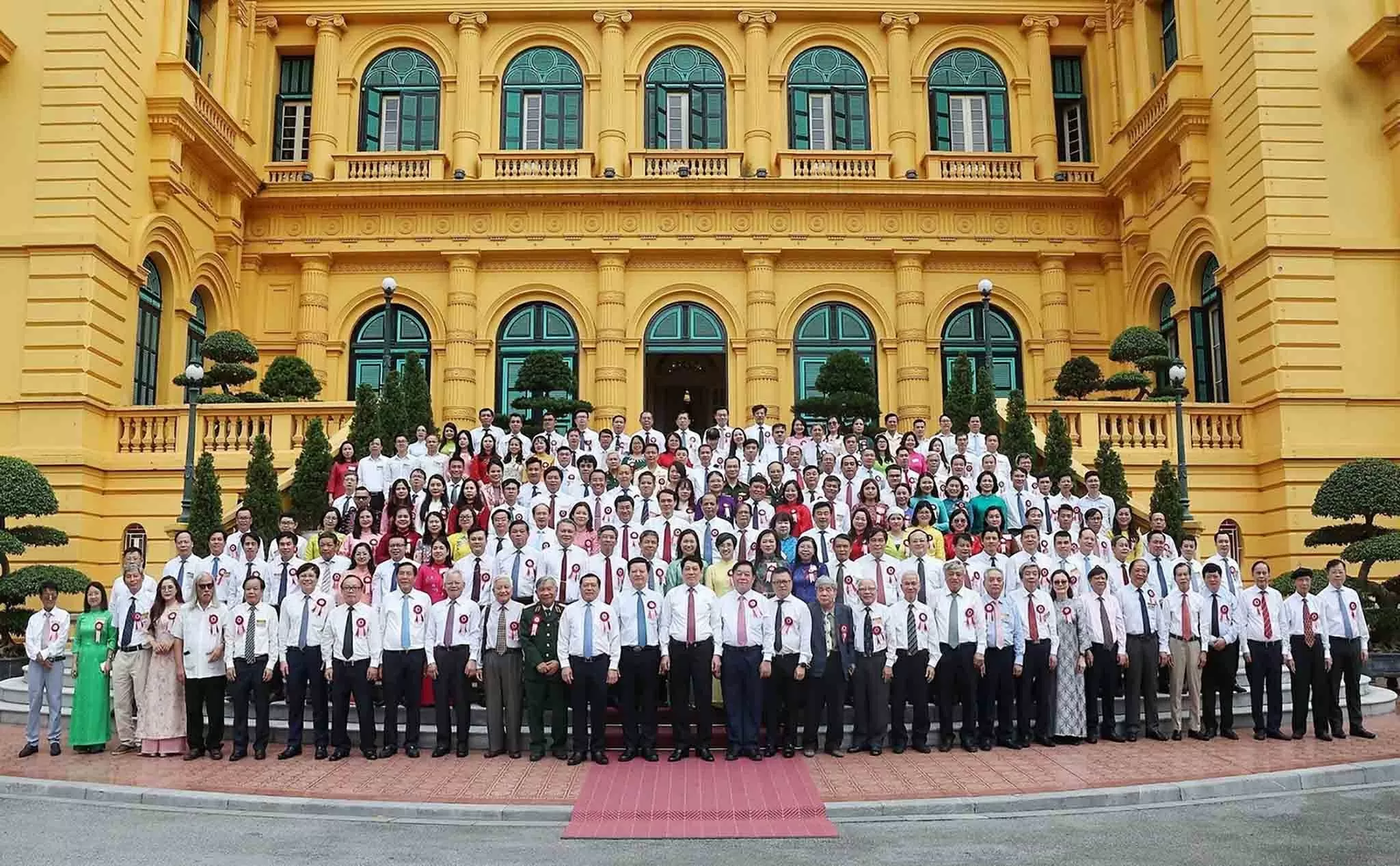 Hòa mình vào dòng chảy, cánh tay nối dài của đối ngoại Việt Nam