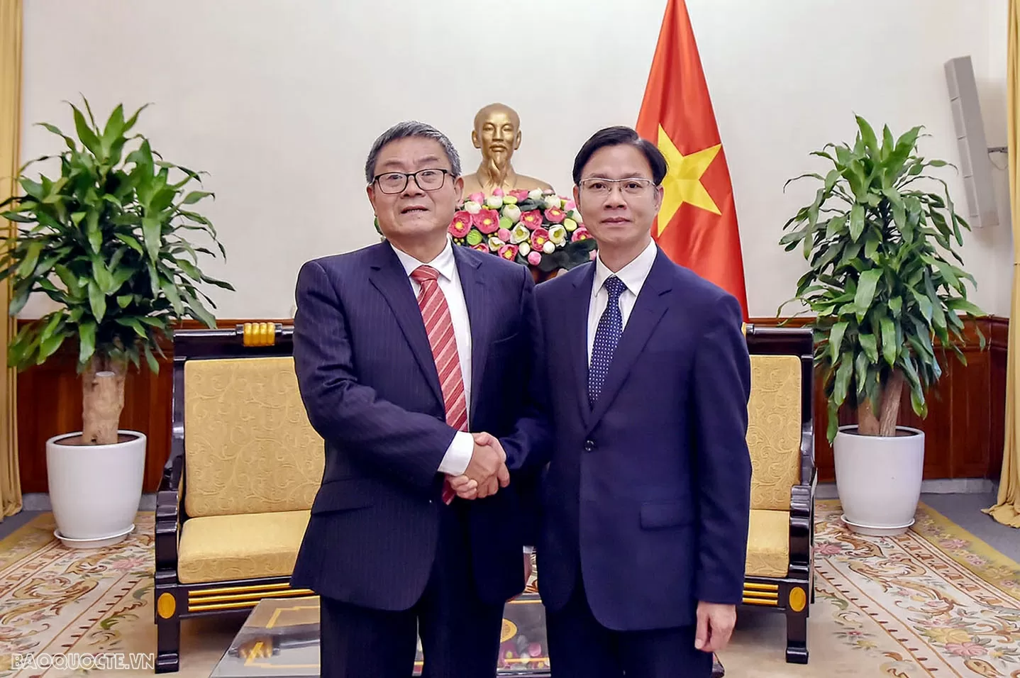 Thứ trưởng Ngoại giao Ngô Lê Văn tiếp Đoàn đại biểu Ủy ban Tư vấn Chính sách Ngoại giao Trung Quốc Thứ trưởng Ngoại giao Ngô Lê Văn tiếp Đoàn đại biểu Ủy ban Tư vấn Chính sách Ngoại giao Trung Quốc