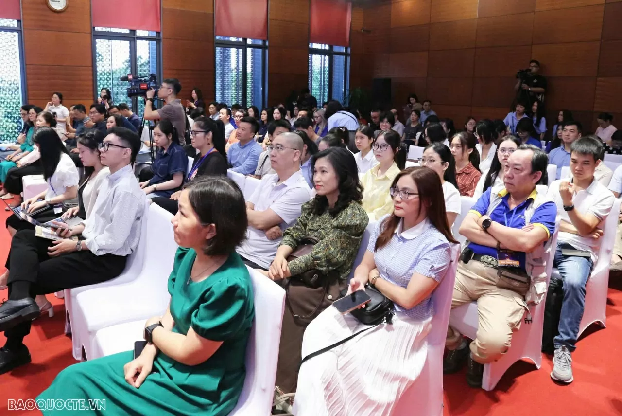 Chuyển đổi số báo chí thời AI: Không chỉ là cuộc đua công cụ Chuyển đổi số báo chí thời AI: Không chỉ là cuộc đua công cụ