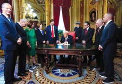 Thế giới nửa đầu 2025: Dấu ấn Tổng thống Trump