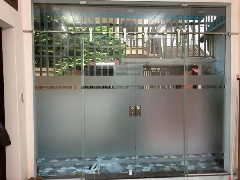 Việt Phong - Công ty thi công cửa kính trọn gói uy tín giá cạnh tranh nhất thị trường