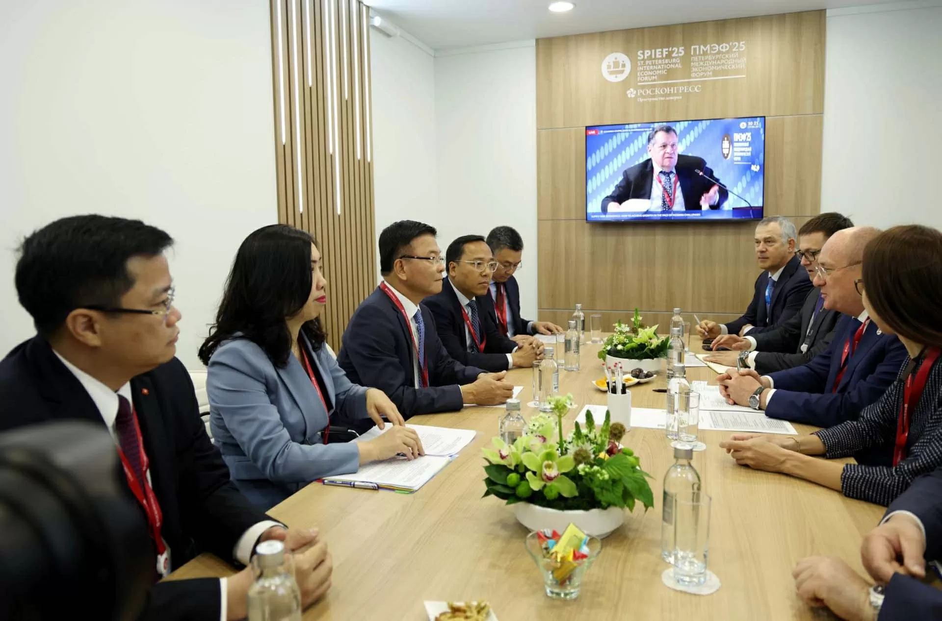 Việt Nam hoan nghênh và tạo điều kiện thuận lợi để doanh nghiệp Nga mở rộng đầu tư sang các lĩnh vực hợp tác mới Việt Nam hoan nghênh và tạo điều kiện thuận lợi để doanh nghiệp Nga mở rộng đầu tư sang các lĩnh vực hợp tác mới