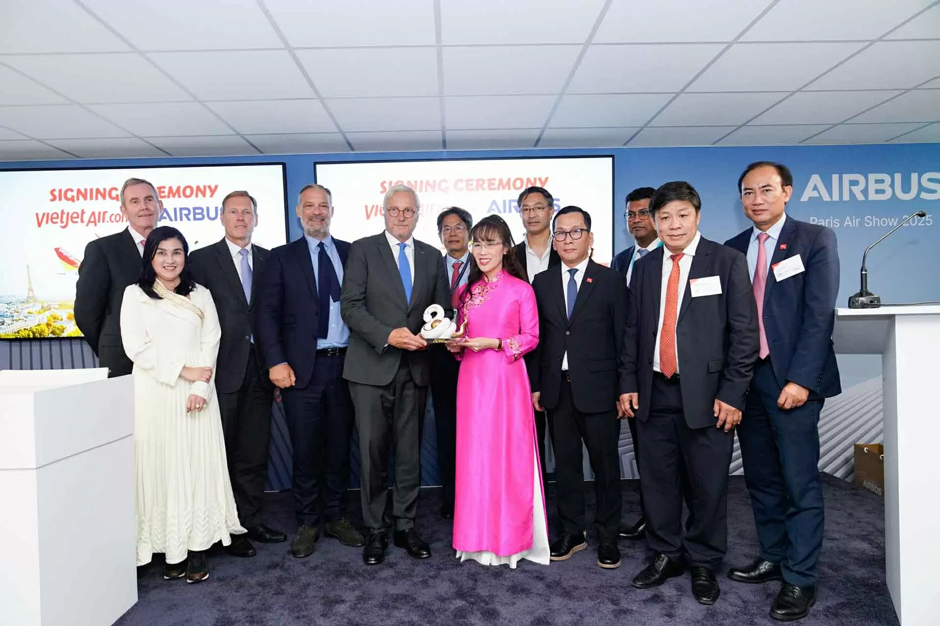 Đại diện lãnh đạo Airbus và Vietjet tại Triển lãm Hàng không Lé Bourget Paris (Paris Airshow) 2025