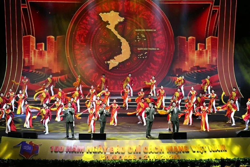 Tôn vinh những thành tựu của Báo chí cách mạng Việt Nam trong 100 năm qua Tôn vinh những thành tựu của Báo chí cách mạng Việt Nam trong 100 năm qua