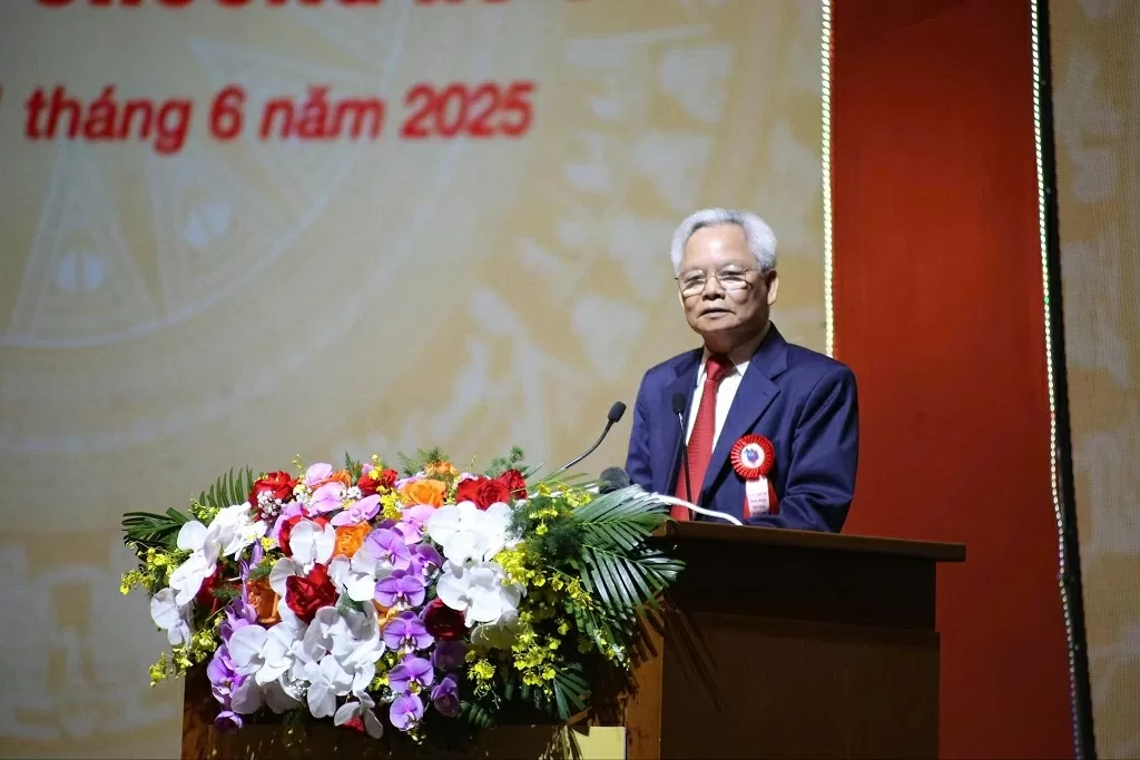 Tôn vinh những thành tựu của Báo chí cách mạng Việt Nam trong 100 năm qua Tôn vinh những thành tựu của Báo chí cách mạng Việt Nam trong 100 năm qua