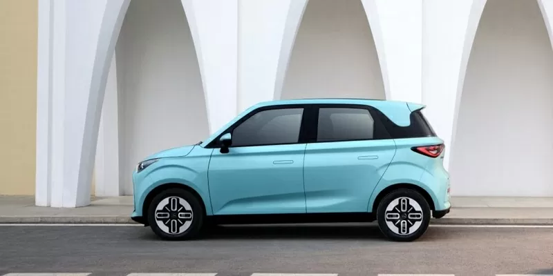 Phía bên sườn của Chery QQ Domi