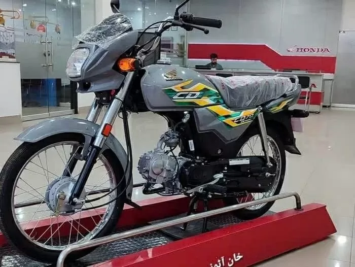 Cận cảnh xe côn tay Honda CD 70 Dream 2025