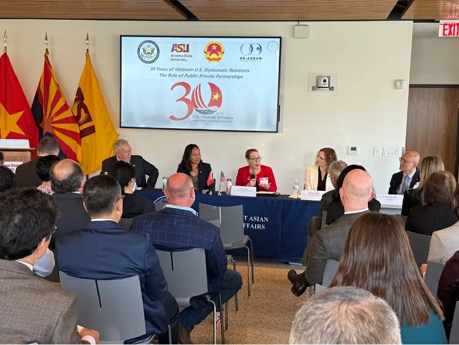 Tọa đàm 30 năm quan hệ Việt Nam-Hoa Kỳ: Vai trò của hợp tác công-tư Tọa đàm 30 năm quan hệ Việt Nam-Hoa Kỳ: Vai trò của hợp tác công-tư