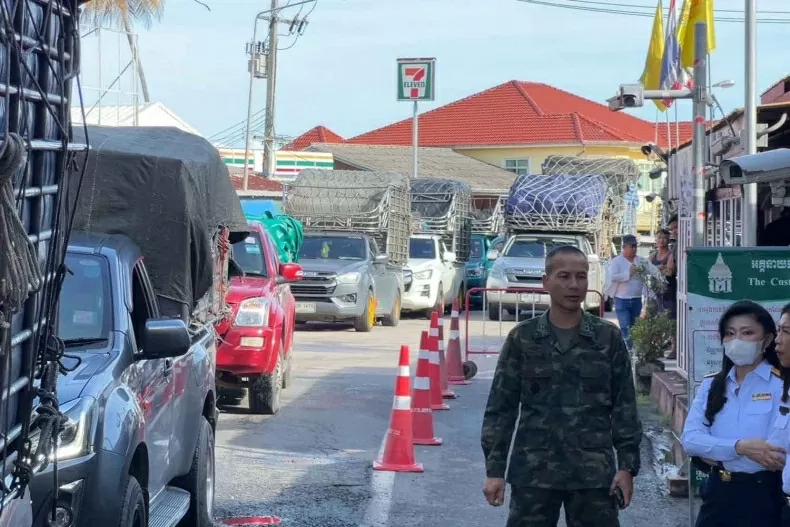 Căng thẳng Campuchia-Thái Lan: 'Vũ khí kinh tế' khai hỏa