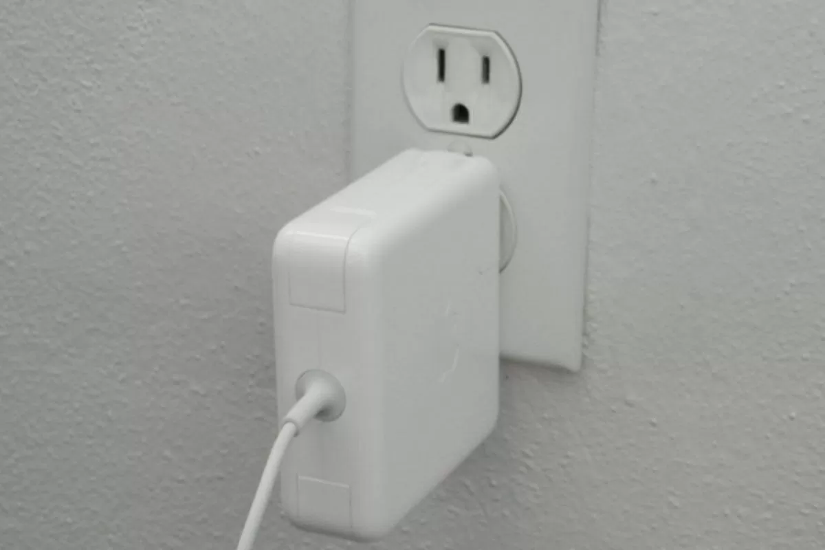 Kiểm tra ổ điện. Kiểm tra ổ điện.