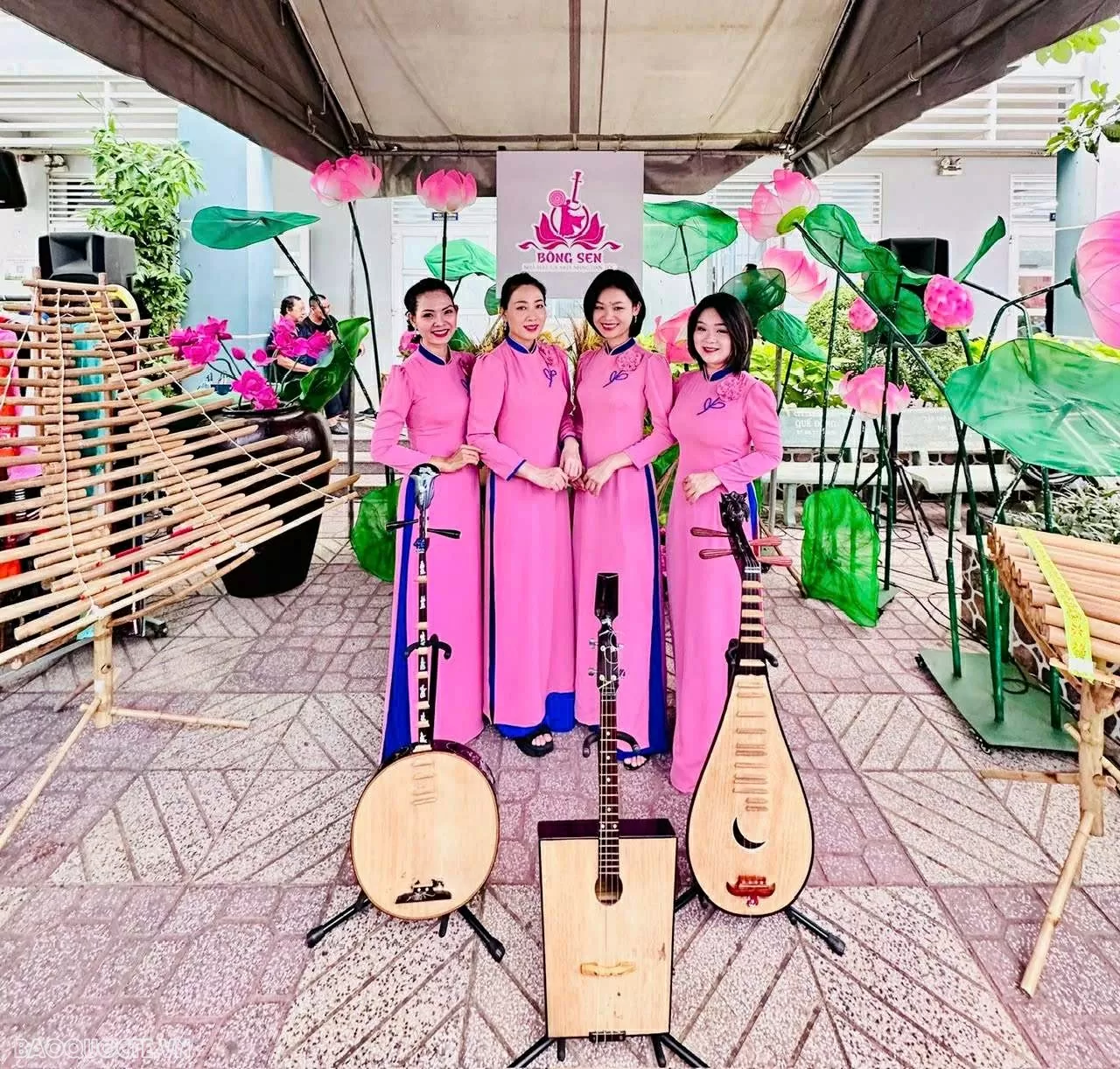 Một tiết mục của nghệ sĩ Nhà hát Bông Sen.