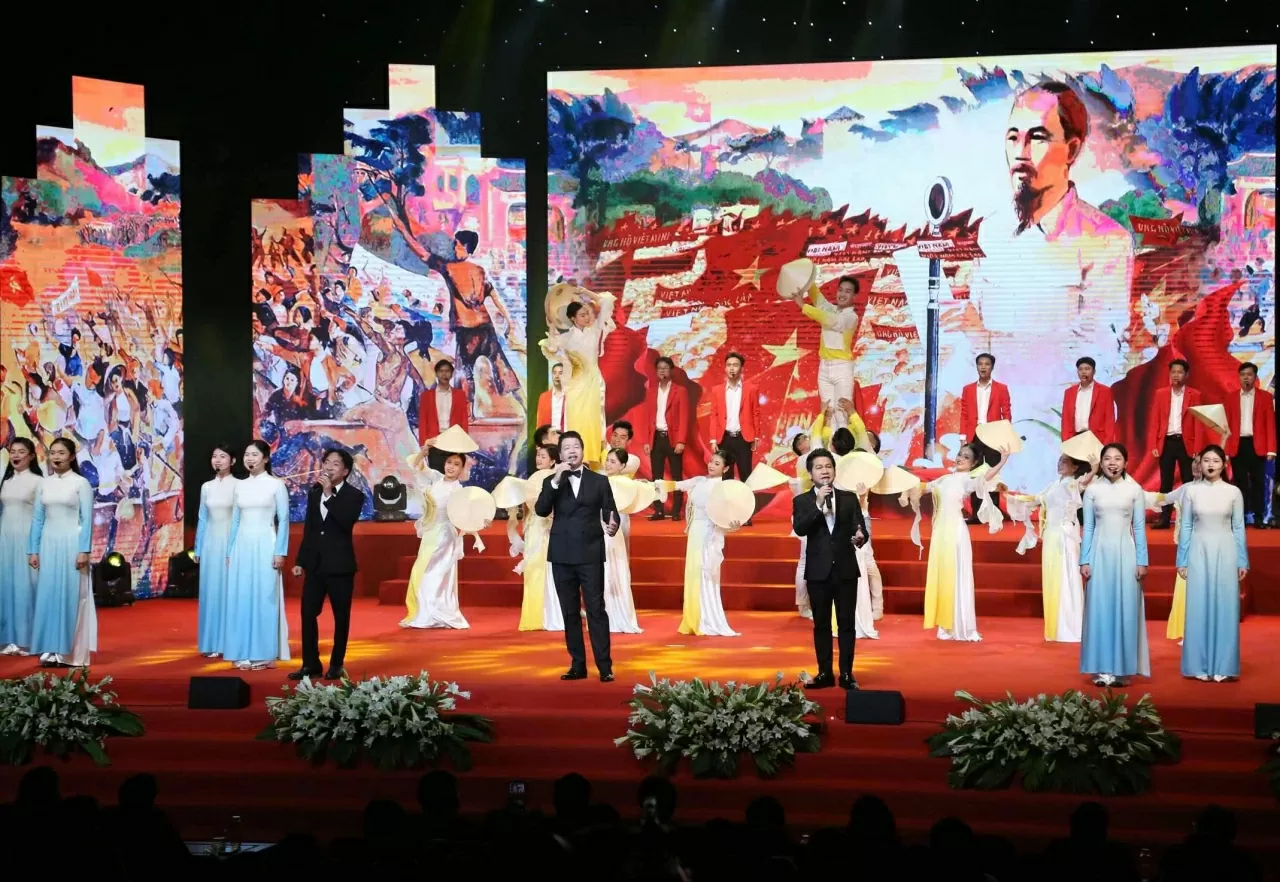 Vinh Quang Việt Nam 2025: Tự hào những tấm gương cống hiến, khơi dậy khát vọng phát triển Vinh Quang Việt Nam 2025: Tự hào những tấm gương cống hiến, khơi dậy khát vọng phát triển