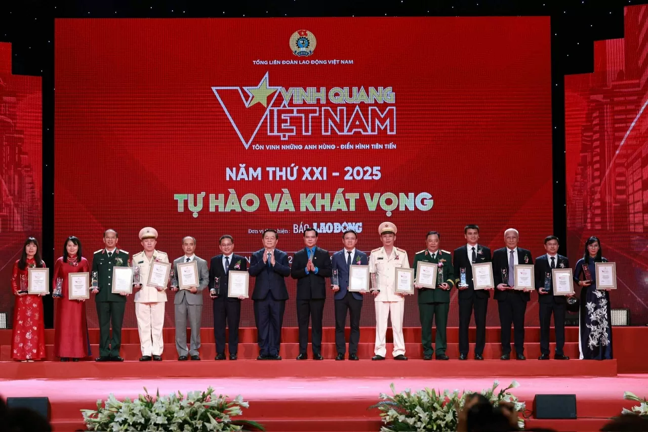 Vinh Quang Việt Nam 2025: Tự hào những tấm gương cống hiến, khơi dậy khát vọng phát triển