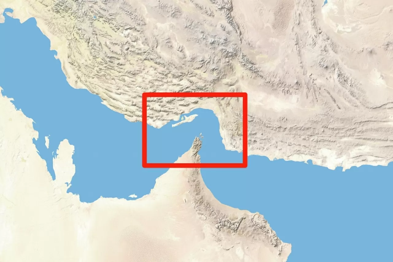 Iran nêu điều kiện cho tàu thuyền qua eo biển Hormuz Iran nêu điều kiện cho tàu thuyền qua eo biển Hormuz