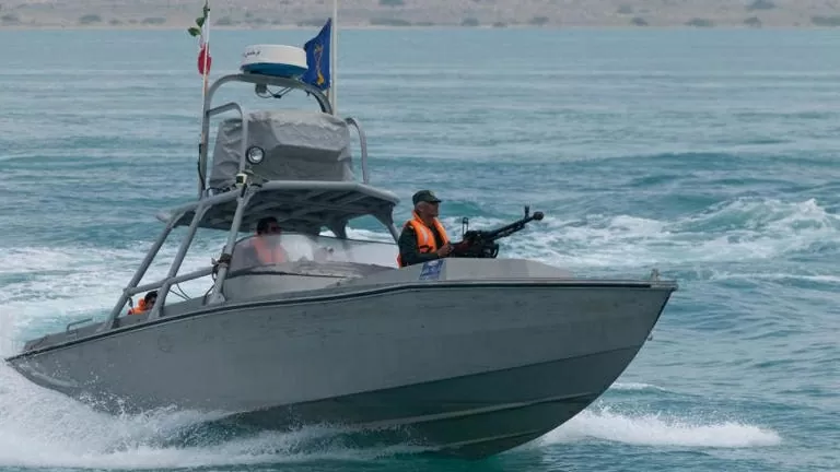 Khoảng 20% lượng dầu khí toàn cầu chảy qua eo biển Hormuz. (Nguồn: Getty) Khoảng 20% lượng dầu khí toàn cầu chảy qua eo biển Hormuz. (Nguồn: Getty)