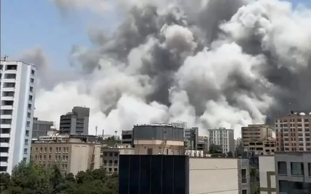 Xung đột Israel-Iran tối 23/6: Tổng hành dinh IRGC bị đánh trúng, Tehran cậy nhờ Nga, sẽ không 'để yên' cho IAEA?