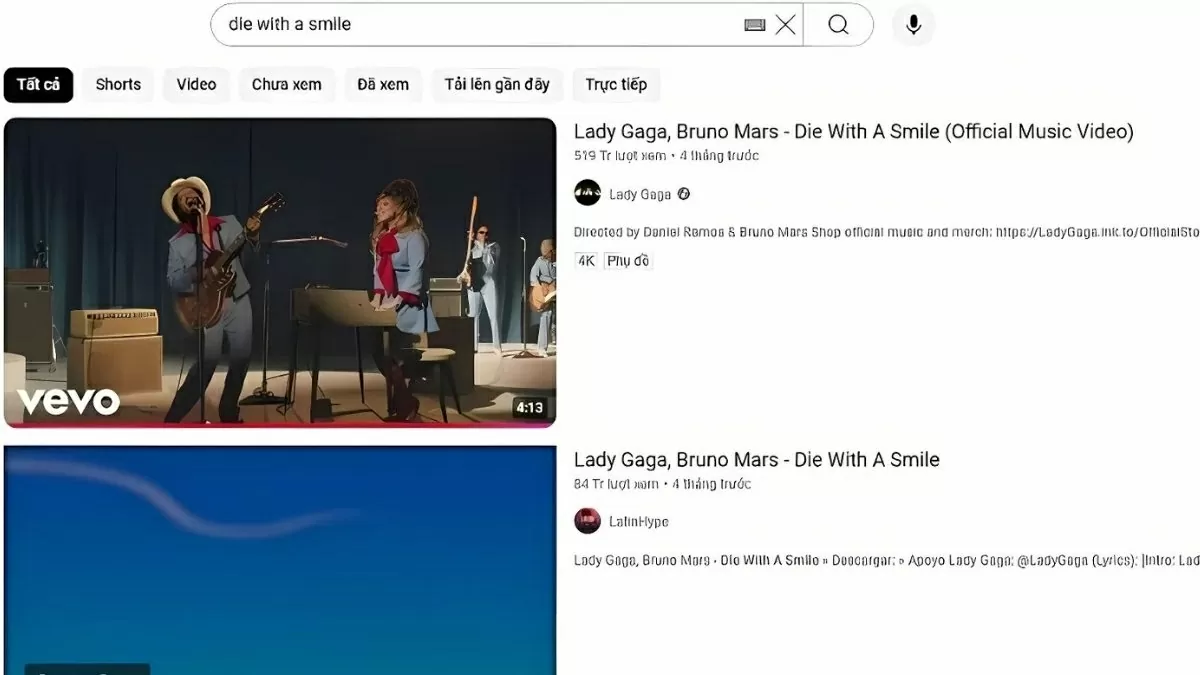 Tiếp theo, mở video có bình luận cần dịch.