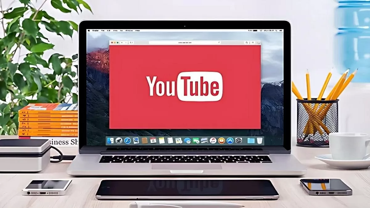 rước hết, truy cập YouTube bằng trình duyệt web.