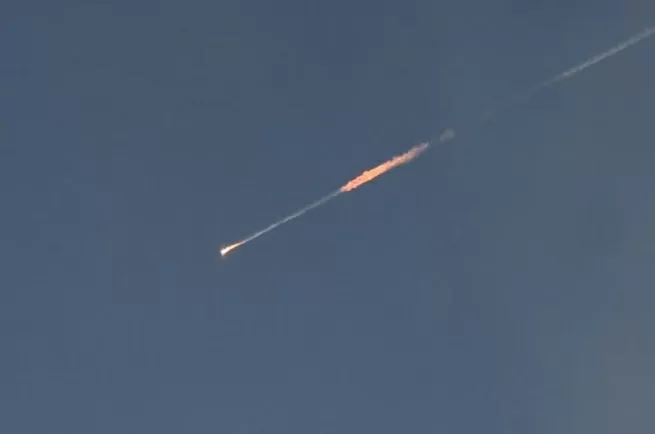 Xung đột Israel-Iran: Lệnh ngừng bắn còn chưa kịp 'nóng', tên lửa đạn đạo đã trút xuống Israel, IDF quyết đáp trả dữ dội