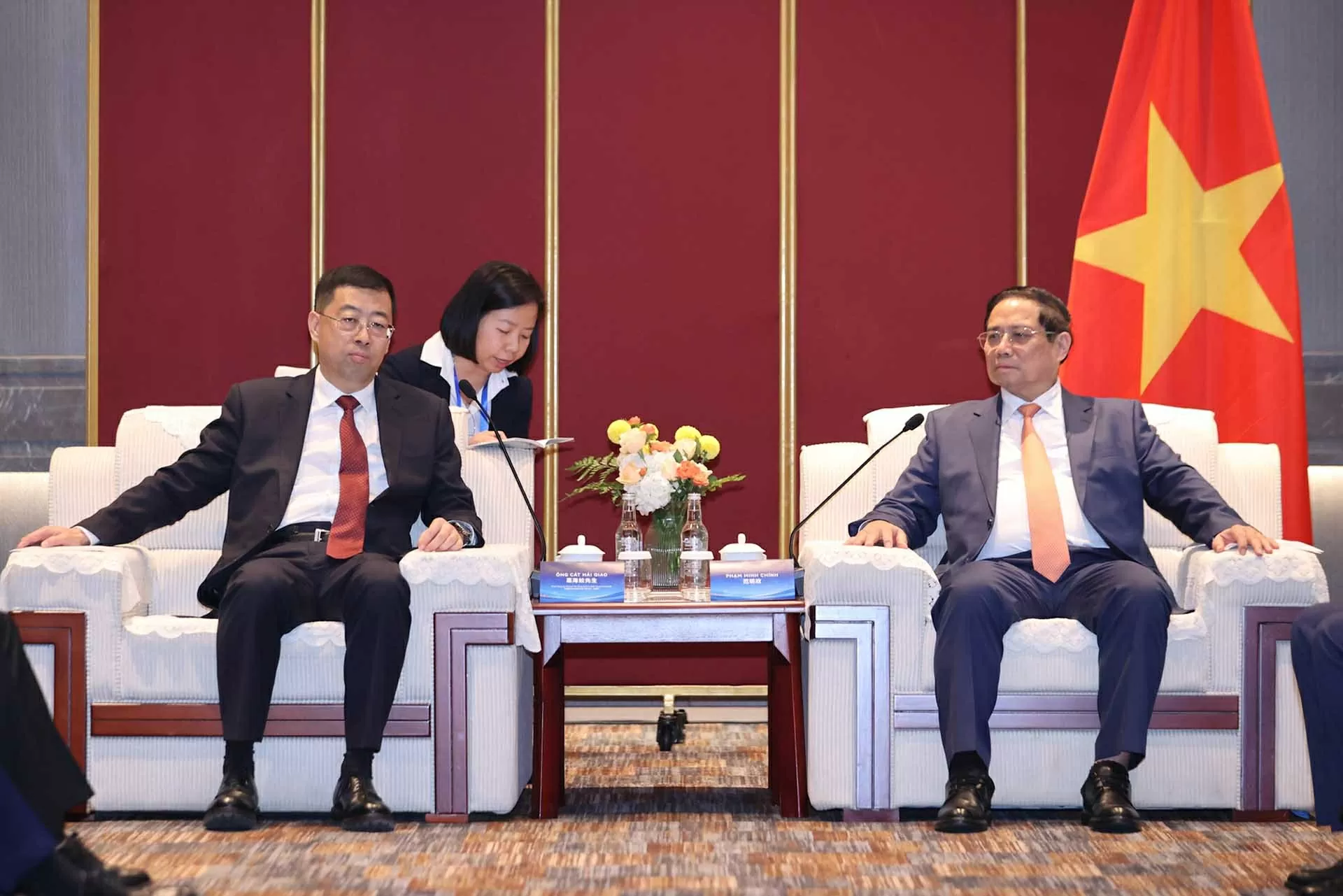 Thủ tướng làm việc với lãnh đạo các tập đoàn lớn của Trung Quốc Thủ tướng làm việc với lãnh đạo các tập đoàn lớn của Trung Quốc