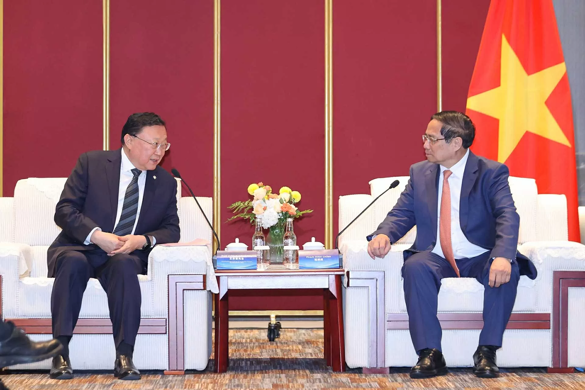 Thủ tướng làm việc với lãnh đạo các tập đoàn lớn của Trung Quốc