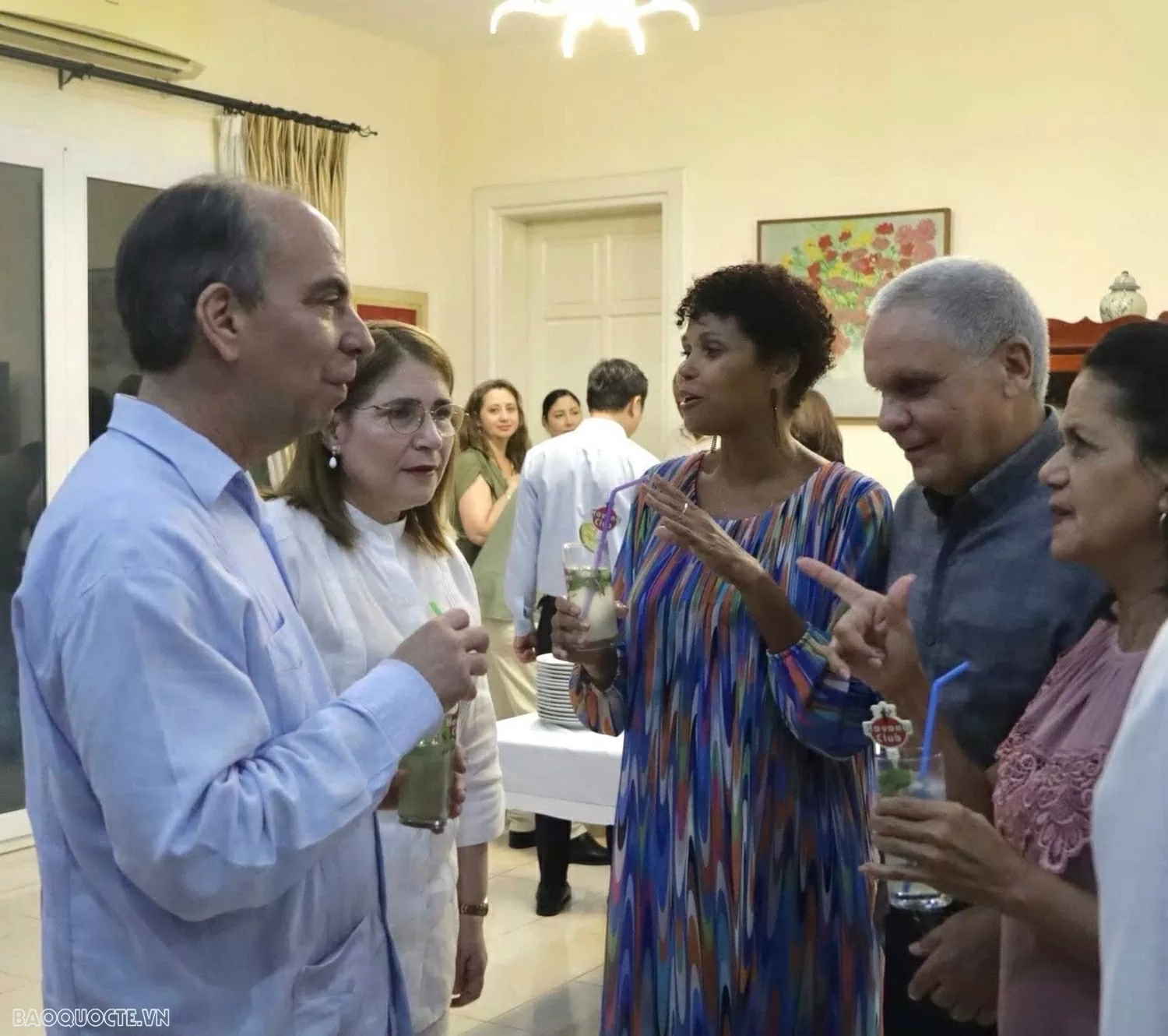 Báo chí tiếp tục sứ mệnh gắn kết hai dân tộc Việt Nam-Cuba Báo chí tiếp tục sứ mệnh gắn kết hai dân tộc Việt Nam-Cuba