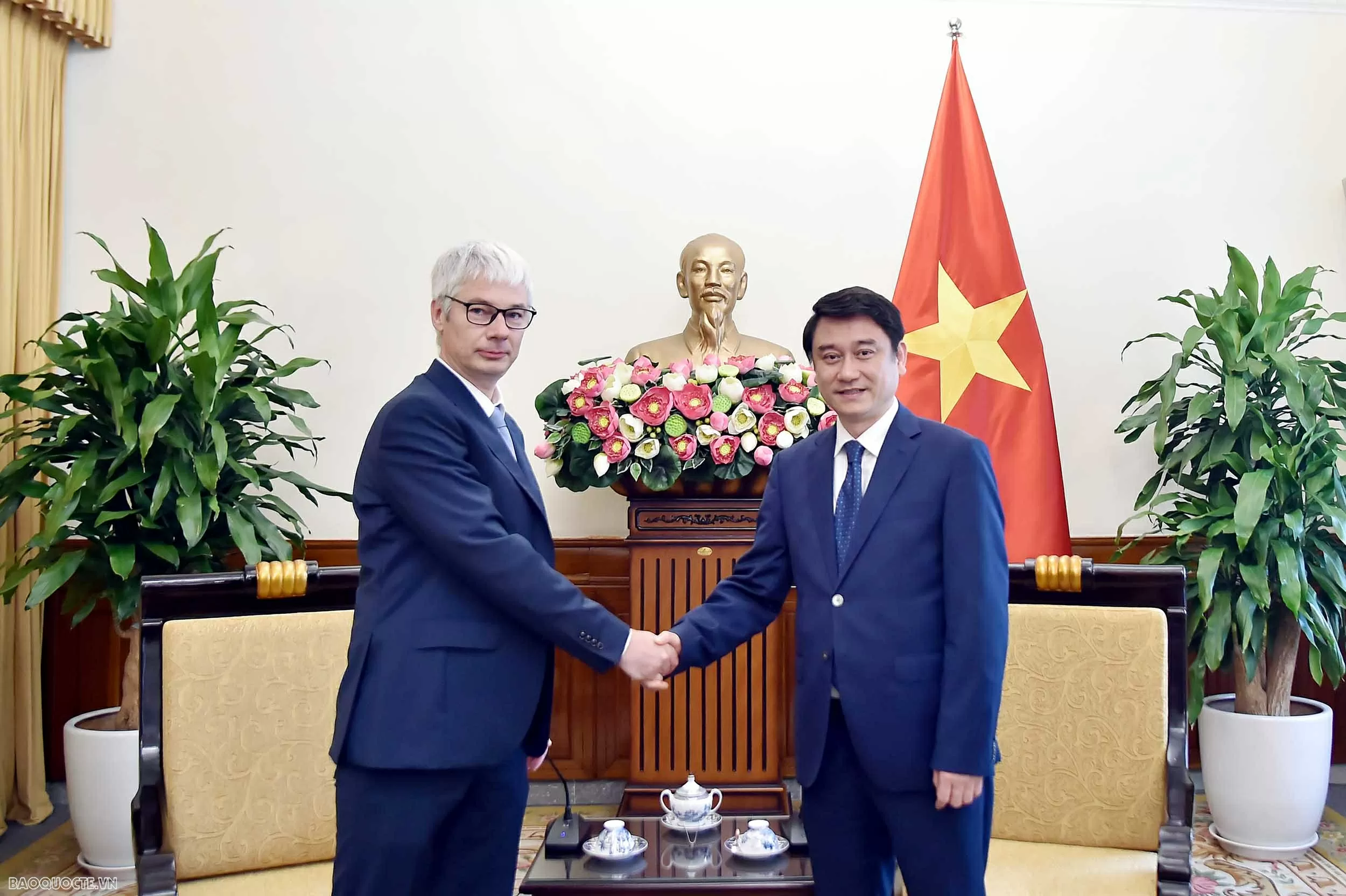 Thứ trưởng Bộ Ngoại giao Lê Anh Tuấn tiếp Vụ trưởng Vụ Các vấn đề pháp lý, Bộ Ngoại giao Nga Thứ trưởng Ngoại giao Lê Anh Tuấn tiếp Vụ trưởng Vụ Các vấn đề pháp lý, Bộ Ngoại giao Nga