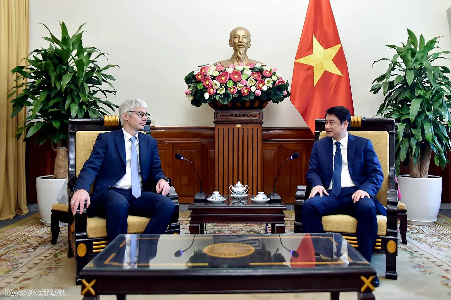 Thứ trưởng Bộ Ngoại giao Lê Anh Tuấn tiếp Vụ trưởng Vụ Các vấn đề pháp lý, Bộ Ngoại giao Nga Thứ trưởng Ngoại giao Lê Anh Tuấn tiếp Vụ trưởng Vụ Các vấn đề pháp lý, Bộ Ngoại giao Nga