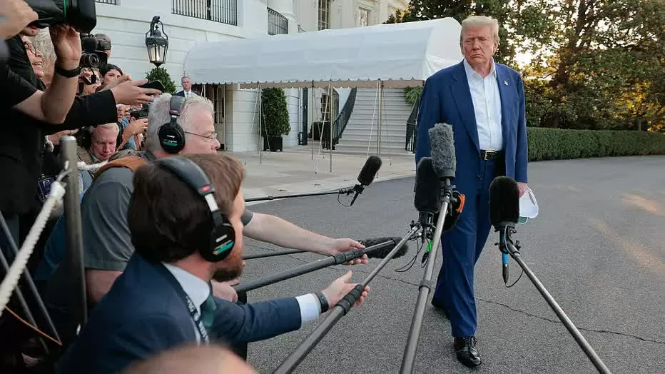 Hạ viện Mỹ bỏ phiếu nghị quyết luận tội Tổng thống Donald Trump Hạ viện Mỹ bỏ phiếu nghị quyết luận tội Tổng thống Donald Trump