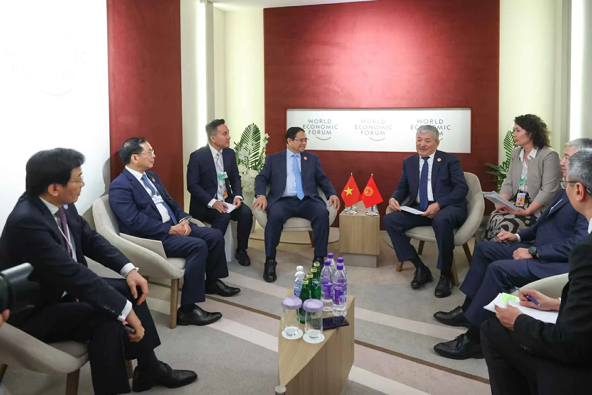 Việt Nam-Kyrgyzstan đẩy mạnh hợp tác kinh tế, kết nối đường sắt giữa hai nước Việt Nam-Kyrgyzstan đẩy mạnh hợp tác kinh tế, kết nối đường sắt giữa hai nước