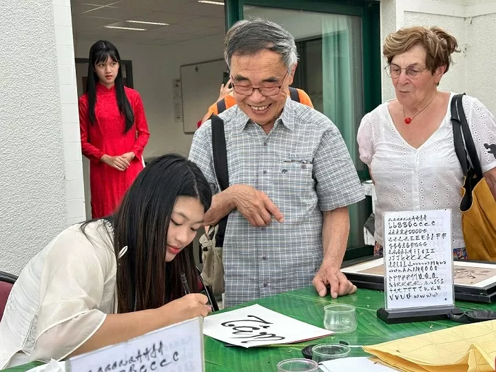 Đông đảo người Pháp tới tham dự Tuần Việt Nam tại Saint Herblain