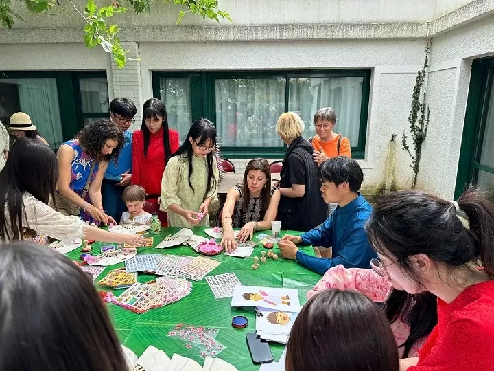 Đông đảo người Pháp tới tham dự Tuần Việt Nam tại Saint Herblain