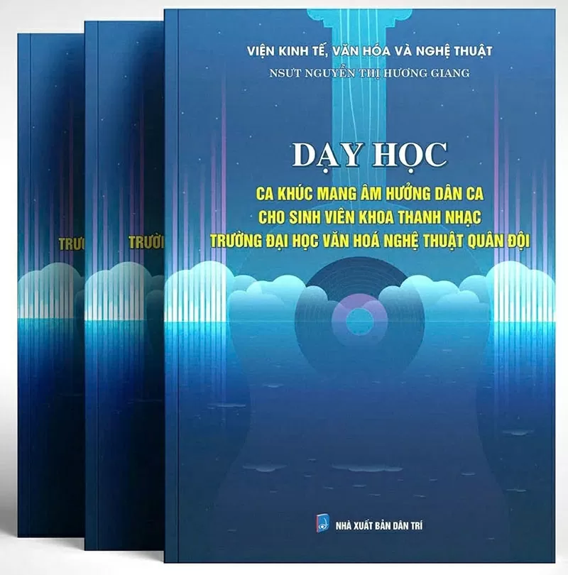 NSƯT Hương Giang ra mắt cuốn sách Phương pháp biểu diễn ca khúc mang âm hưởng dân ca NSƯT Hương Giang ra mắt cuốn sách 'Phương pháp biểu diễn ca khúc mang âm hưởng dân ca'