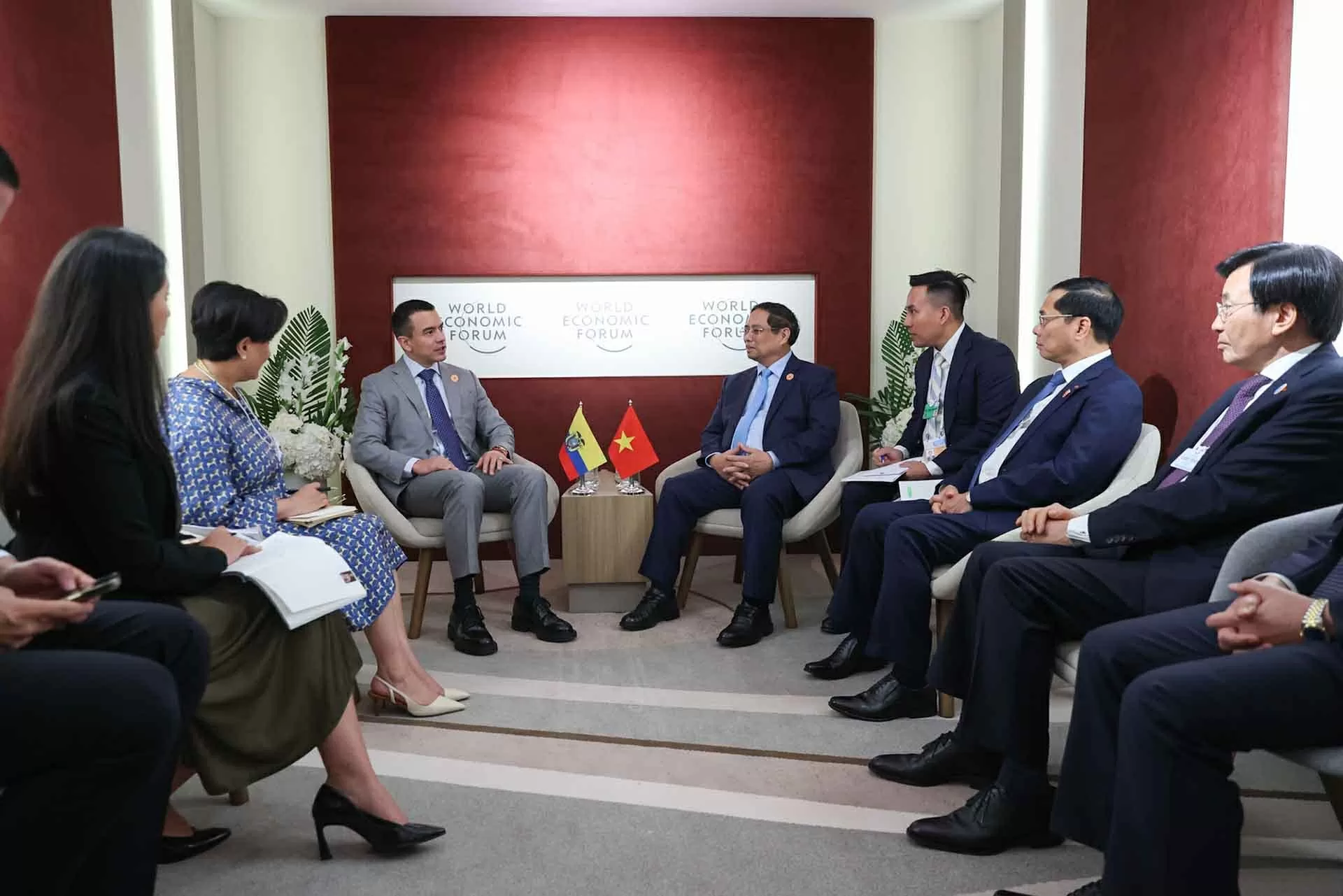Thủ tướng Phạm Minh Chính gặp Tổng thống Ecuador Daniel Noboa