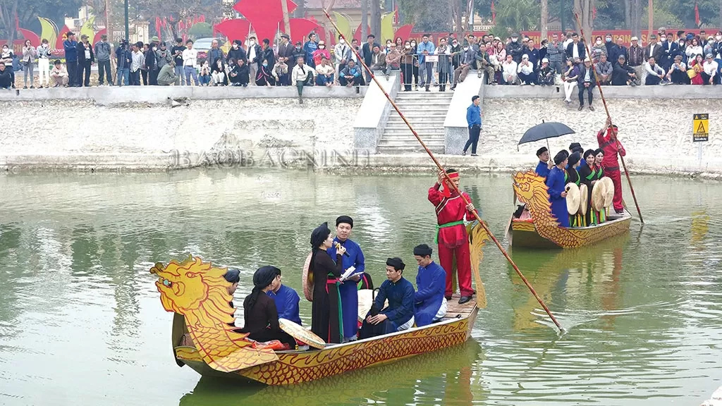 Hội Lim không chỉ là lễ hội truyền thống, mà là một không gian văn hóa sống động, thể hiện rõ nét những giá trị lịch sử cốt lõi và mối quan hệ bền chặt giữa các làng khi thực hành di sản Dân ca Quan họ Bắc Ninh. (Nguồn: Lao động)